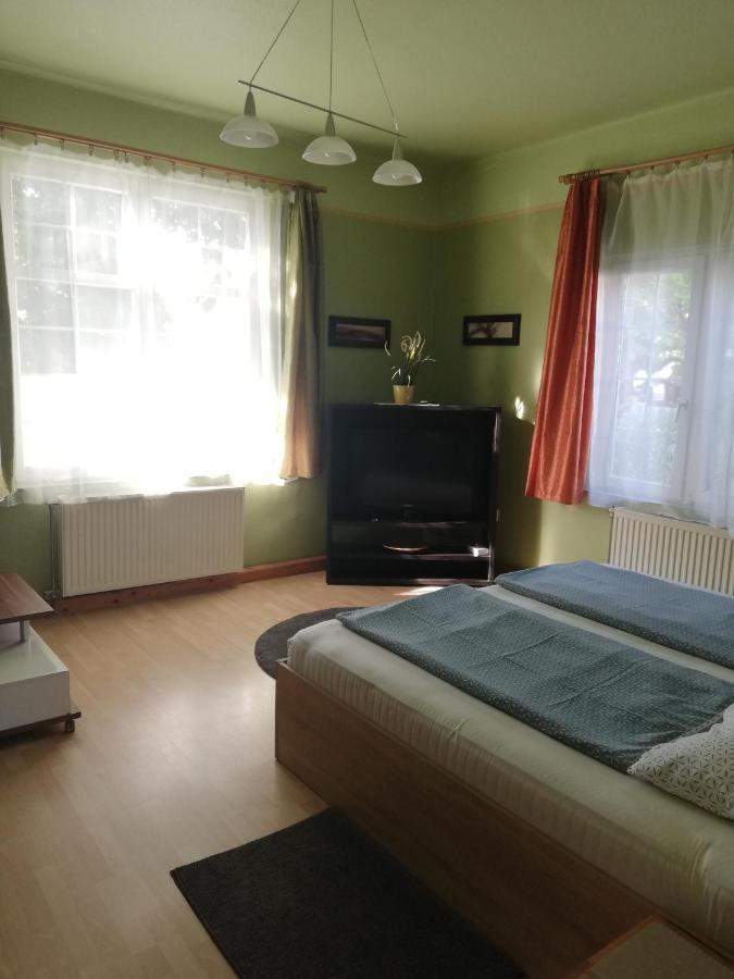 Kornel Apartman Шиофок Экстерьер фото